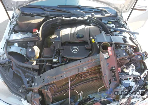 2012 Mercedes-Benz C 250 Luxury/Sport z USA, uszkodzony, nr VIN WDDGF4HB9CA601941